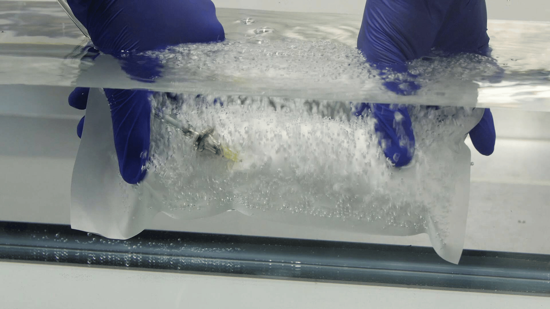 ASTM F2096 (Bubble Leak Test Without Pinhole)
